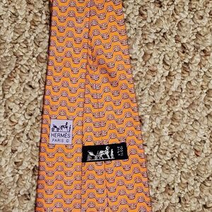 Hermès Silk Bold Chain Link Design Luxe Chain Link Design, Made in France